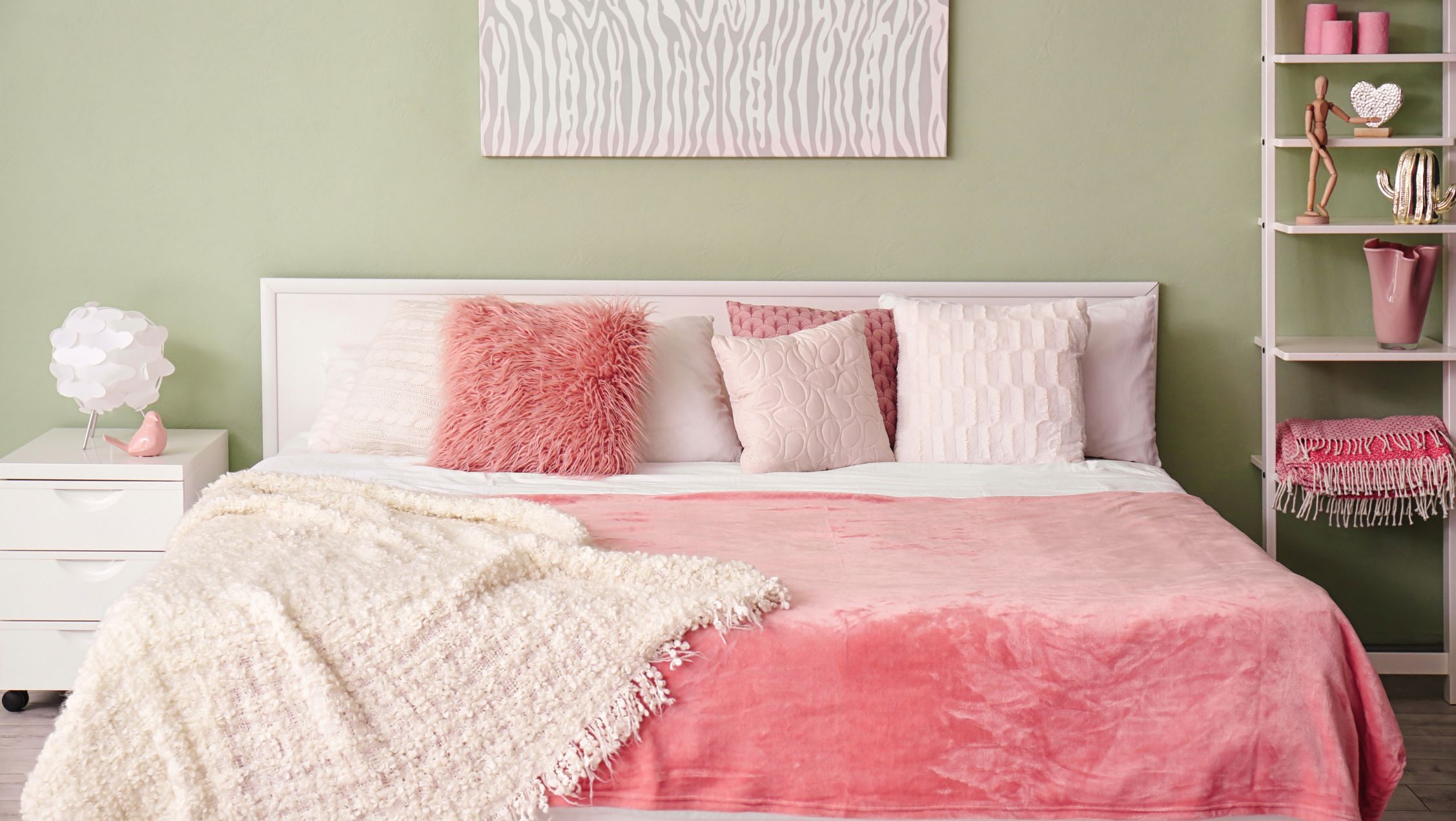 pink home decor accessories