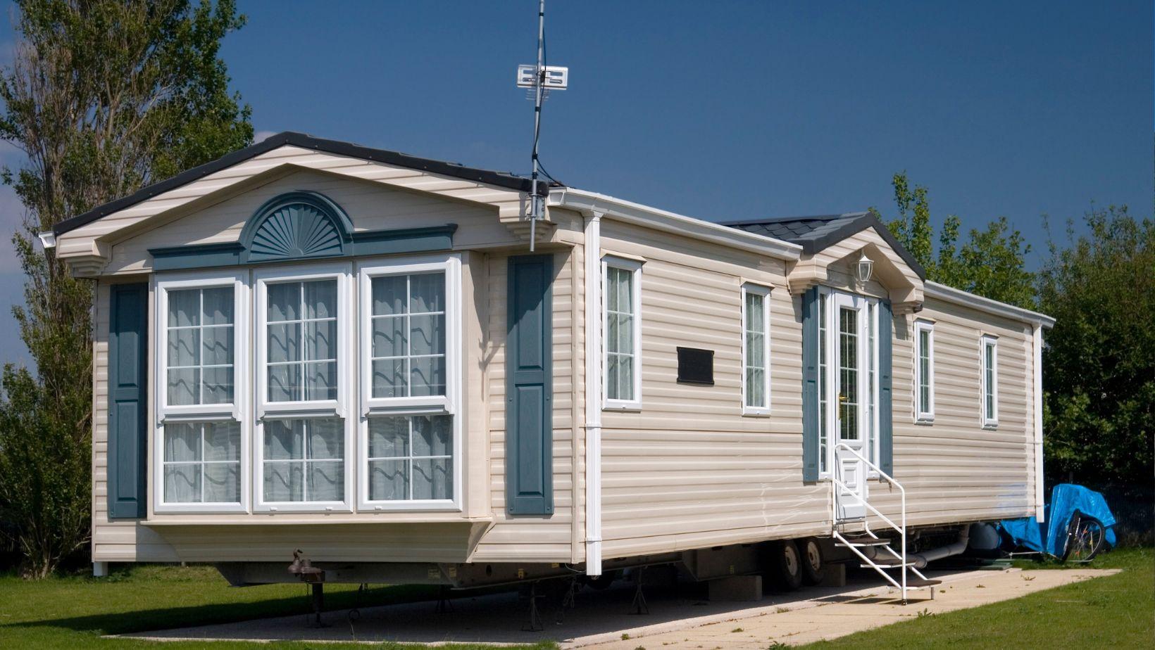 mobile home 2026, buying mobile homes, mobile home investment, mobile homes prices, mobile home financing, mobile home market, affordable mobile homes, best mobile home locations, mobile home trends 2026, mobile home pros cons